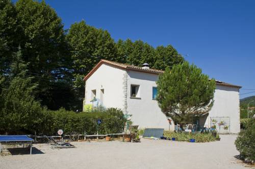 Les Fleurs Bleues : Bed and Breakfast near Saint-Laurent-le-Minier
