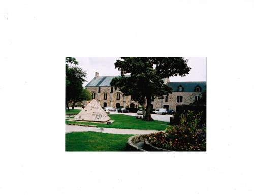 L'hostellerie Du Château : Hotel near Brix
