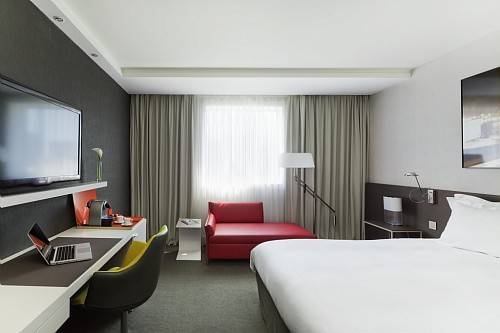 Pullman Paris La Défense : Hotel near Courbevoie