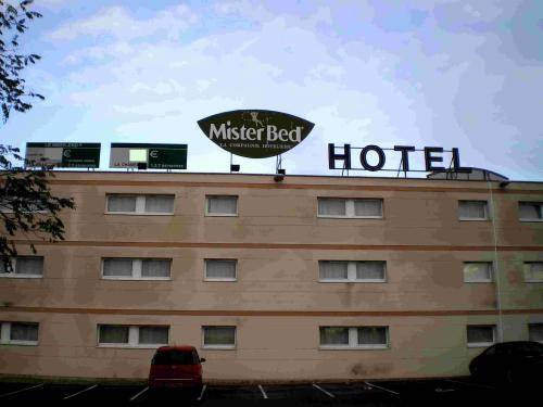 Mister Bed Bourges : Hotel near Sainte-Fauste
