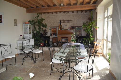 Domaine Maltoff : Bed and Breakfast near Saint-Bris-le-Vineux