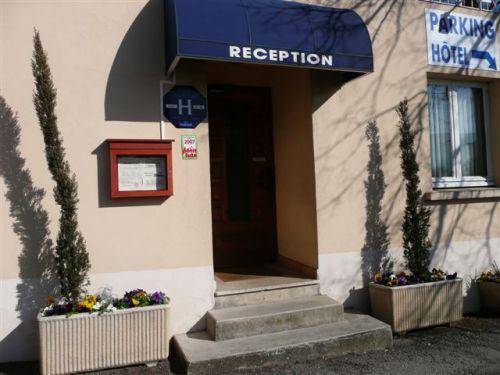Hotel Des Voyageurs : Hotel near Saint-Laurent-de-Lévézou