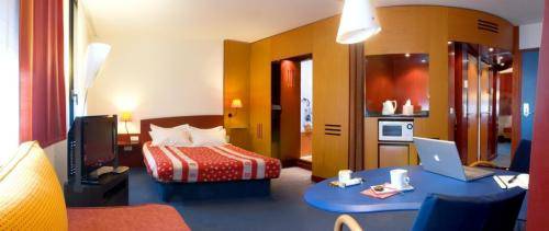 Suite Novotel Lille Europe : Hotel near Roncq