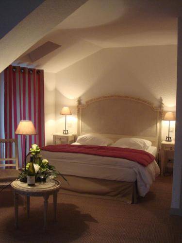 Brit Hôtel Le Clos Saint Martin : Hotel near Vignoux-sous-les-Aix