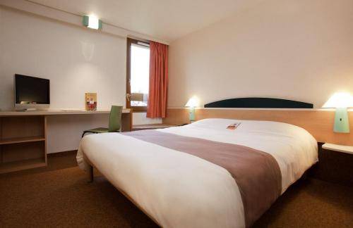 ibis Creil Sur Oise : Hotel near Beaurepaire