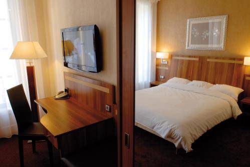 Hotel Du Grand Monarque : Hotel near Nantes