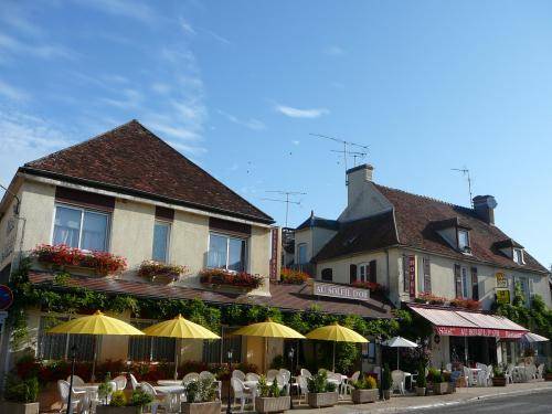 Au Soleil d'Or : Hotel near Arcy-sur-Cure