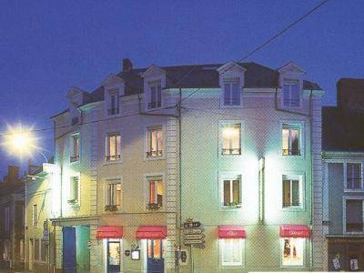Logis Le Bretagne : Hotel near Voutré