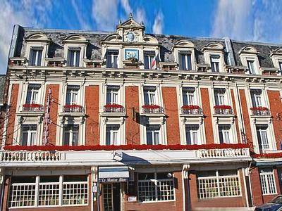 Logis Le Mouton Blanc : Hotel near Saint-Hilaire-lez-Cambrai