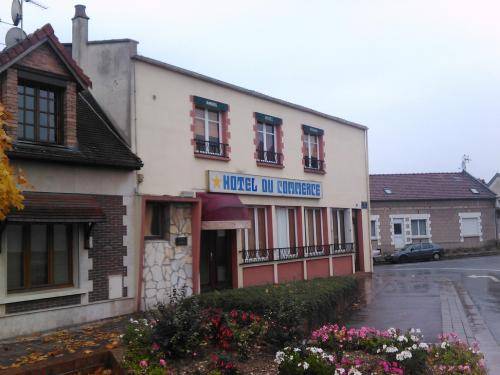Hotel Le Commerce : Hotel near Le Mesge