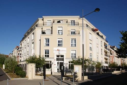City Résidence Marne-La-Vallée-Bry-Sur-Marne : Residence near Saint-Maur-des-Fossés
