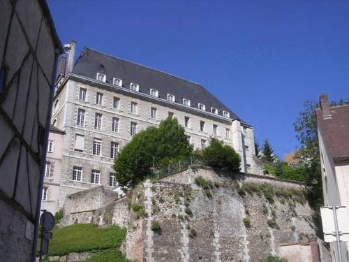 Hôtellerie Saint Yves : Hotel near Chartres