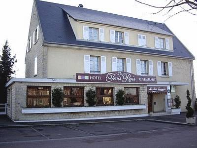 Logis Hotel Les Trois Rois : Hotel near Tracy-Bocage