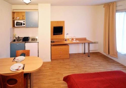 Séjours & Affaires Reims Clairmarais : Apartment near Reims