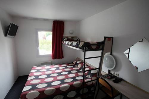 Hôtel Revotel : Hotel near Belleau