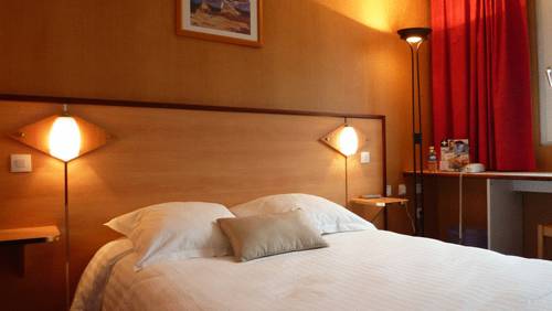 Brit Hotel Brest Le Relecq Kerhuon : Hotel near La Roche-Maurice