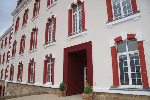 Comfort Suites Epernay Champagne : Hotel near Les Grandes-Loges