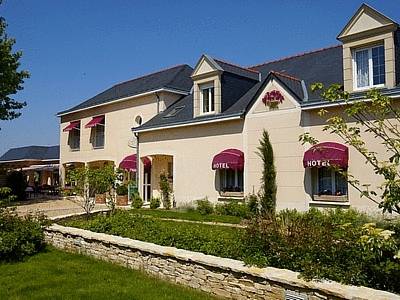 Logis Auberge Bienvenue : Hotel near Luigné