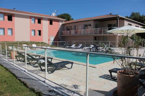 Citotel Les Alizés : Hotel near Javerdat