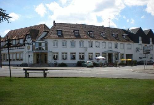 Hôtel Restaurant À L'Etoile : Hotel near Crœttwiller