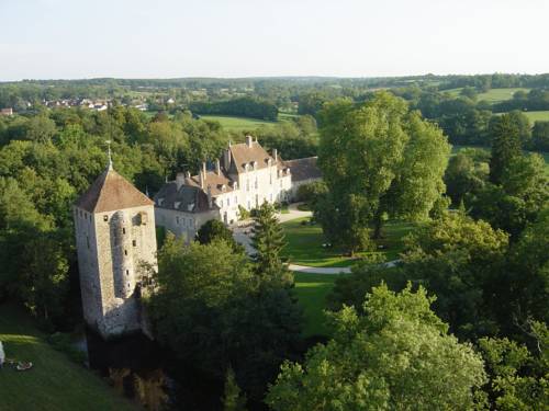 Château de Vault de Lugny : Hotel near Arcy-sur-Cure