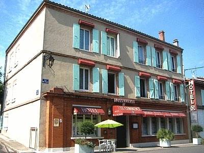Logis Hotel Le Commerce : Hotel near Asques