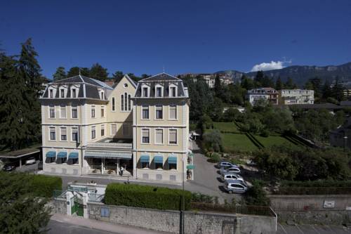 Hotel des Eaux : Hotel near Épersy
