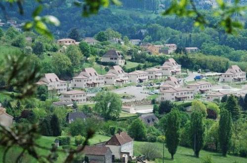 Résidence Manoa Vacances - Les Hauts De Sarlat : Resort near Salignac-Eyvigues
