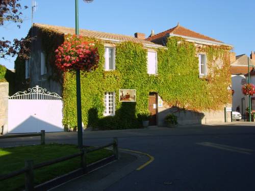 Lalobema : Bed and Breakfast near Saint-Colomban
