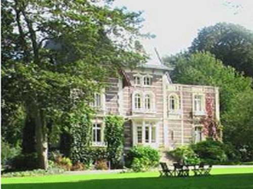 Chalet Du Bel Event : Guest accommodation near Saint-Pierre-Bénouville