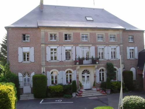 Logis Le Clos du Montvinage Rest. Auberge Val De l'Oise : Hotel near Aisne