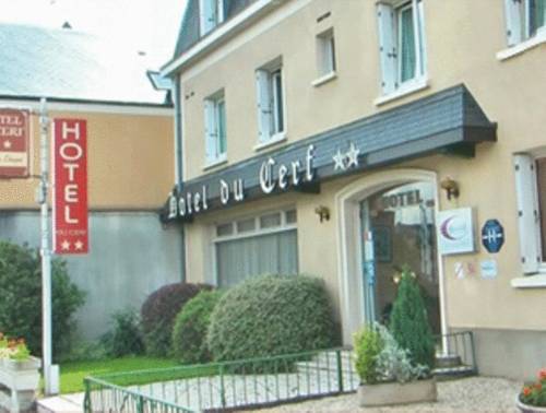 Hôtel du Cerf : Hotel near Mayenne
