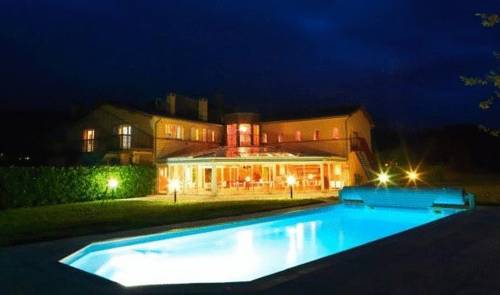 Hotel le Castrum : Hotel near Albiès
