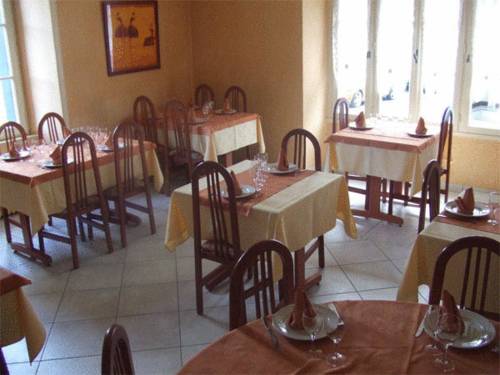 Hotel Les 3 Piliers : Hotel near Cheffois