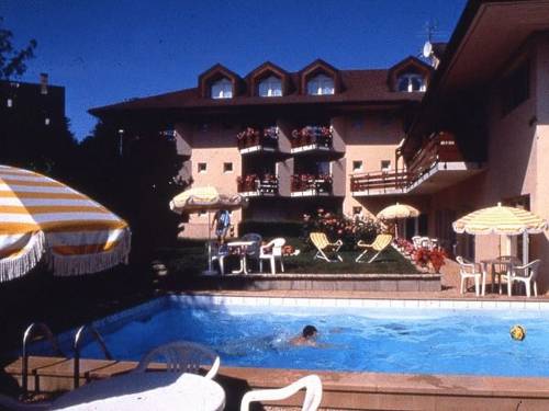Logis L'Arc en Ciel : Hotel near Haute-Savoie