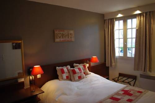 Hôtel Les Nymphéas : Hotel near Bueil