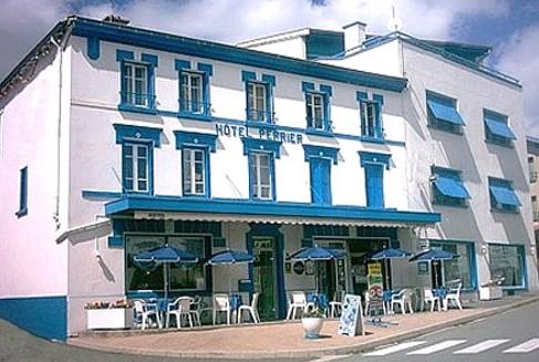 Logis Hotel Perrier : Hotel near Cottance