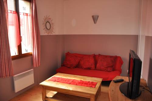 Residences De Chartres : Residence near Barjouville