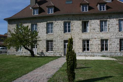 Auberge Le Saint Leo Bon : Hotel near Mouhet