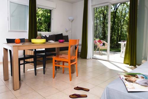 Club Belambra Le Domaine du Golf : Guest accommodation near Meigné