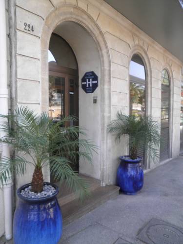 Au Nouvel Hôtel : Hotel near Var