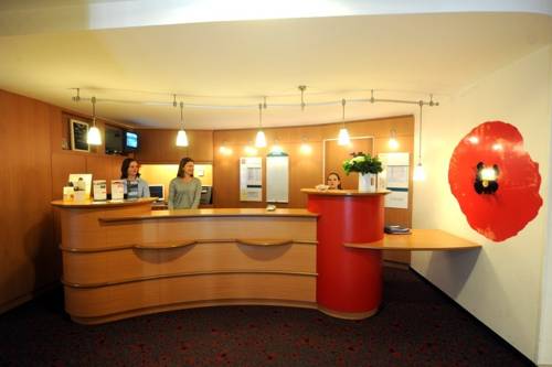 ibis Valenciennes : Hotel near Saint-Hilaire-lez-Cambrai