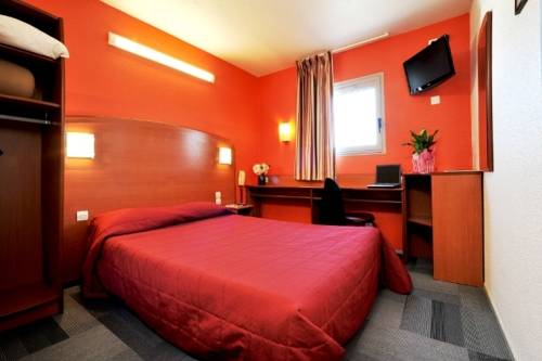 Hôtel Balladins Orléans Saran : Hotel near Santilly