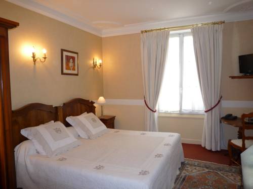 Hotel Le Plantagenet : Hotel near Indre-et-Loire