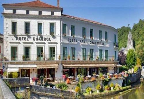 Hotel Restaurant Charbonnel : Hotel near Saint-Sulpice-de-Mareuil