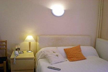Hôtel Le Globe : Hotel near Clichy