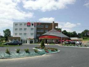 Hôtel ibis Pontivy : Hotel near Plouray