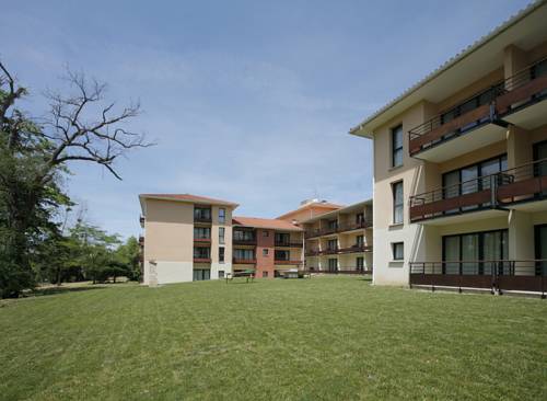 Appart'hotel Du Parc : Hotel near Montrabé