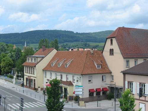 Hotel Weiss : Hotel near Crœttwiller