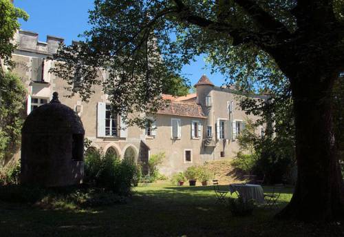 Chateau de la Borie Saulnier - Chambres d'Hôtes : Bed and Breakfast near Saint-Sulpice-de-Mareuil